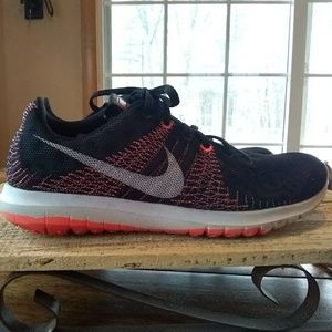 Nike Flex Fury Size 8